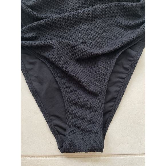 Cupshe Swim One Piece Swimsuit Halter Textured Swimwear - Picture 3 of 9